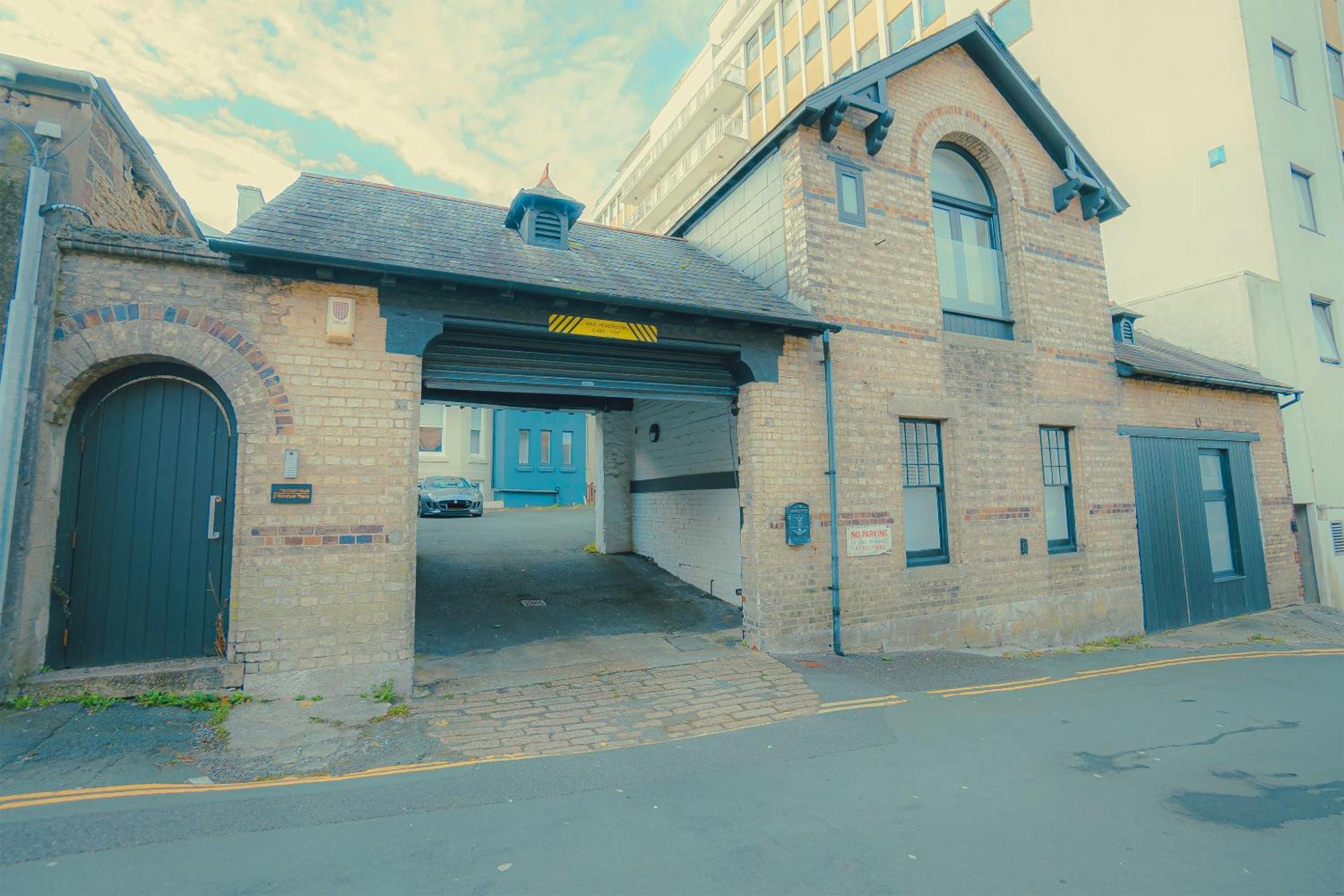Executive Coach House On The Hoe 2 Free Parking Spaces Plymouth Bagian luar foto